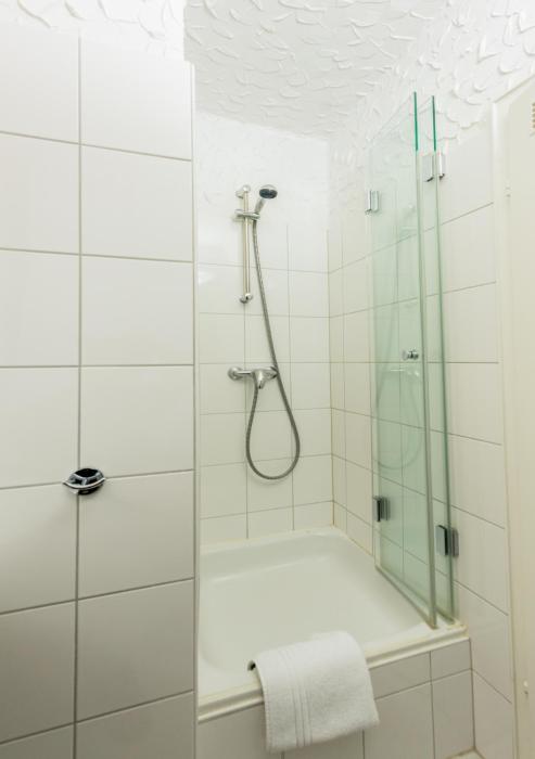 lowenbrau koln hotel and restaurant