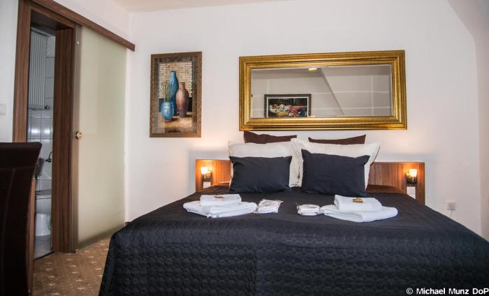 lowenbrau koln hotel and restaurant