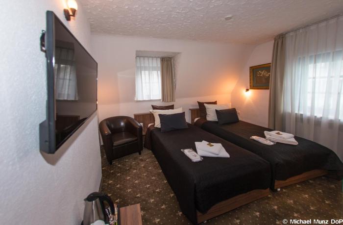 lowenbrau koln hotel and restaurant