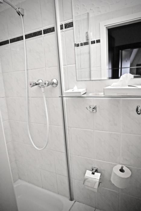 lowenbrau koln hotel and restaurant