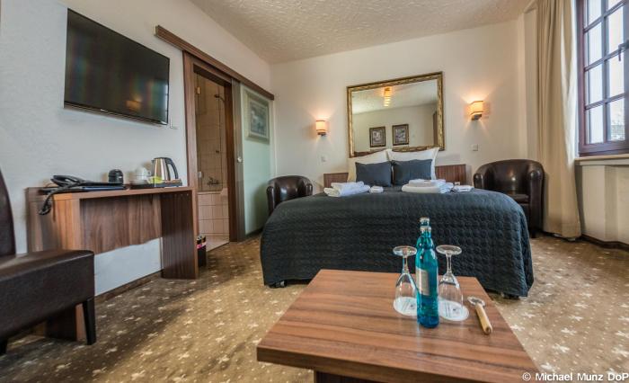 lowenbrau koln hotel and restaurant