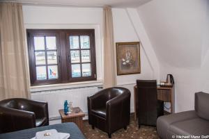 lowenbrau koln hotel and restaurant