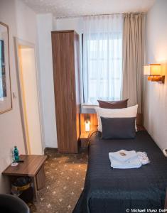 lowenbrau koln hotel and restaurant