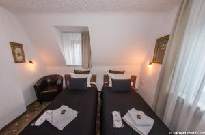 lowenbrau koln hotel and restaurant