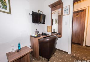 lowenbrau koln hotel and restaurant