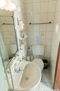 lowenbrau koln hotel and restaurant