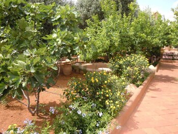 riad jnane ines