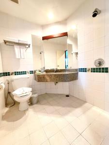 c and n hotel patong