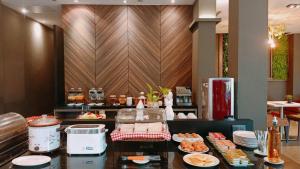 c and n hotel patong