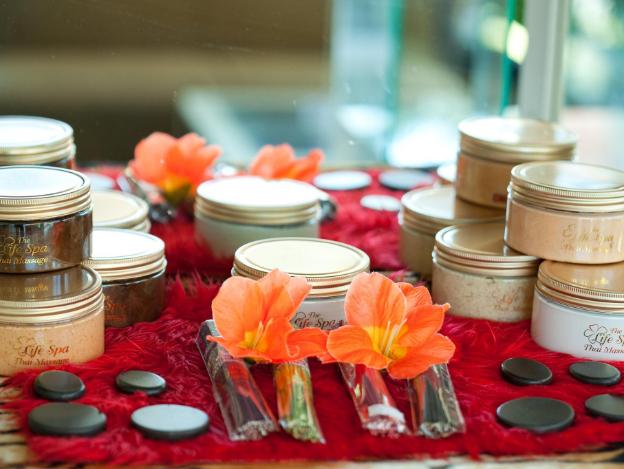 c and n hotel patong