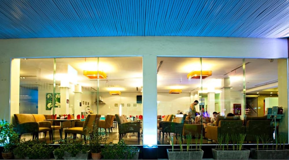 c and n hotel patong