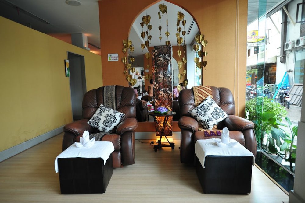 c and n hotel patong