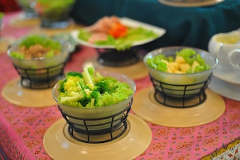 c and n hotel patong