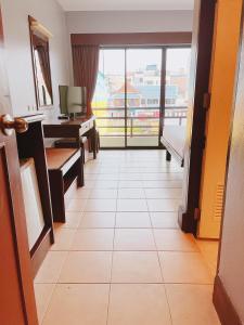 c and n hotel patong