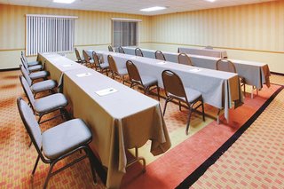 La Quinta Inn & Suites By Wyndham Clifton/Rutherford,Jersey City>>Clifton,3 star