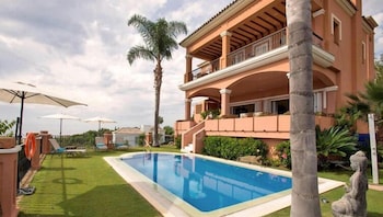 the marbella heights boutique hotel