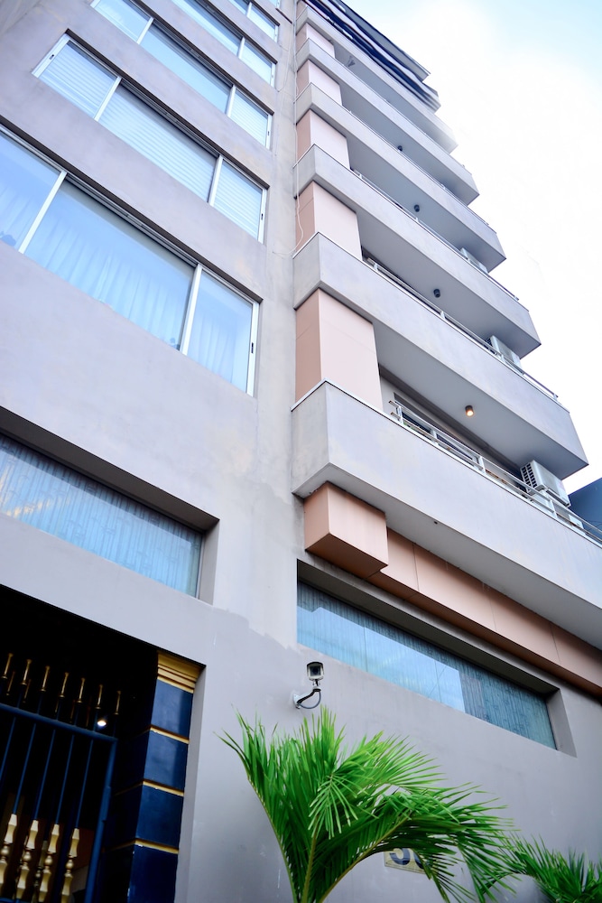 unique towers luxury boutique suites