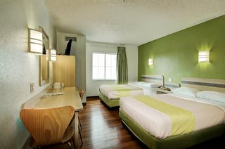 super 8 by wyndham aurora east