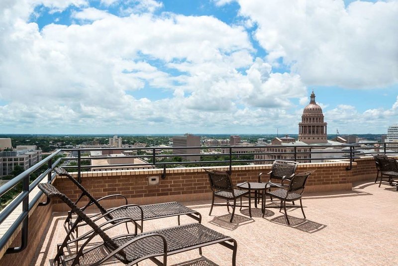 doubletree suites by hilton austin downtown capitol