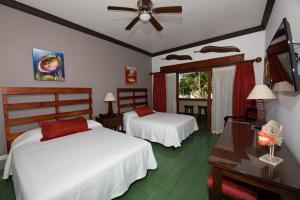 hotel club del mar