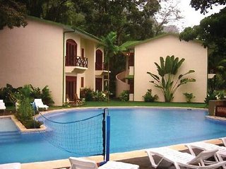 hotel club del mar