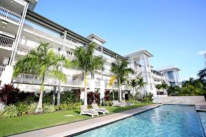 The Boathouse Apartments,Flametree>>Airlie Beach,4 star