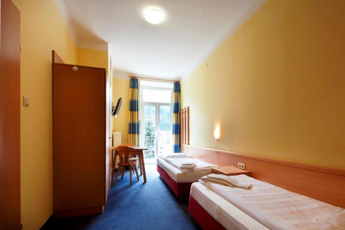 euro youth hotel and krone