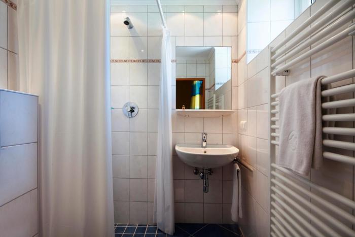 euro youth hotel and krone