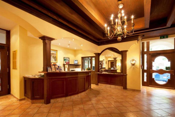 euro youth hotel and krone