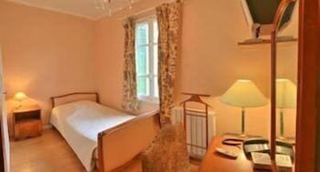Auberge Des Ecluses,Paris>>Carrieres-Sous-Poissy,3 star