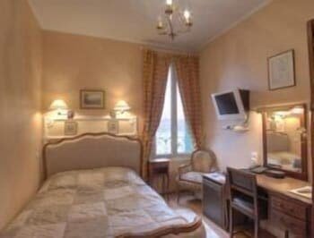 Auberge Des Ecluses,Paris>>Carrieres-Sous-Poissy,3 star