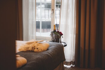 Atellet Hotell,Bergshamra>>Arlanda,4 star