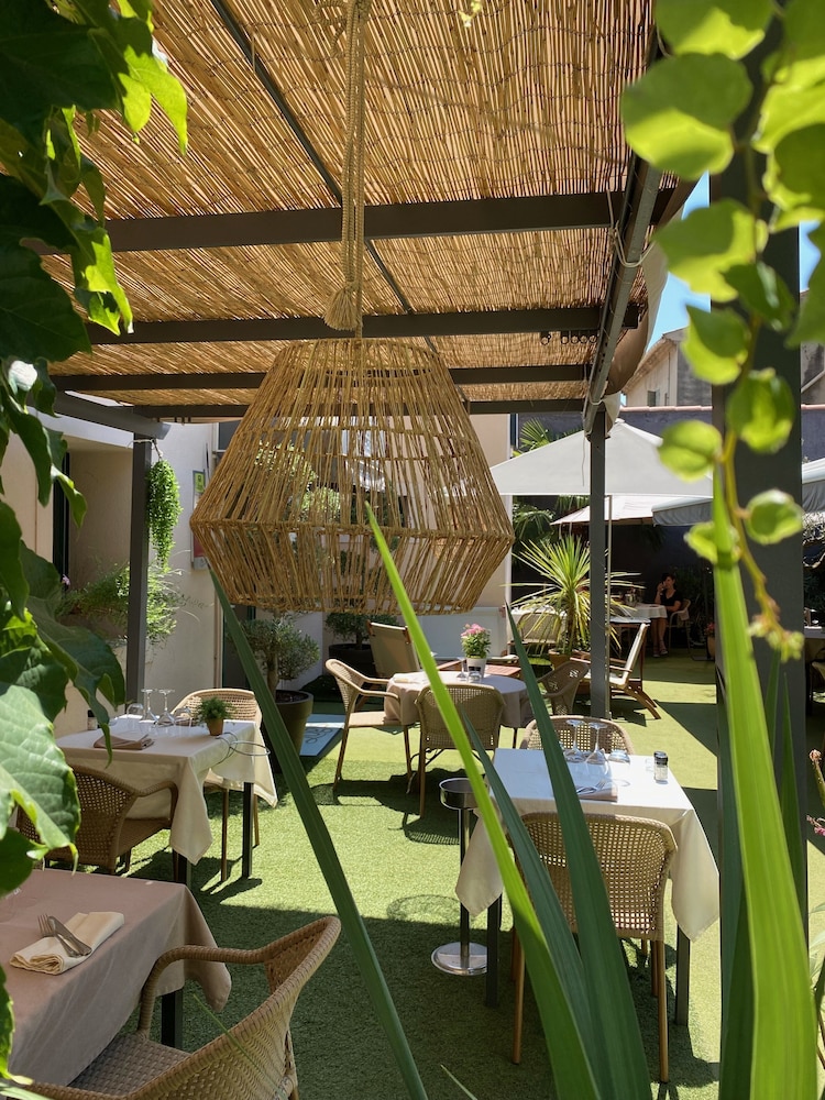 logis hotel la feniere