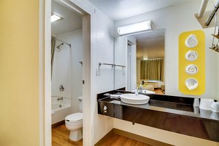 Rodeway Inn,Brinkleigh>>Baltimore,2 star