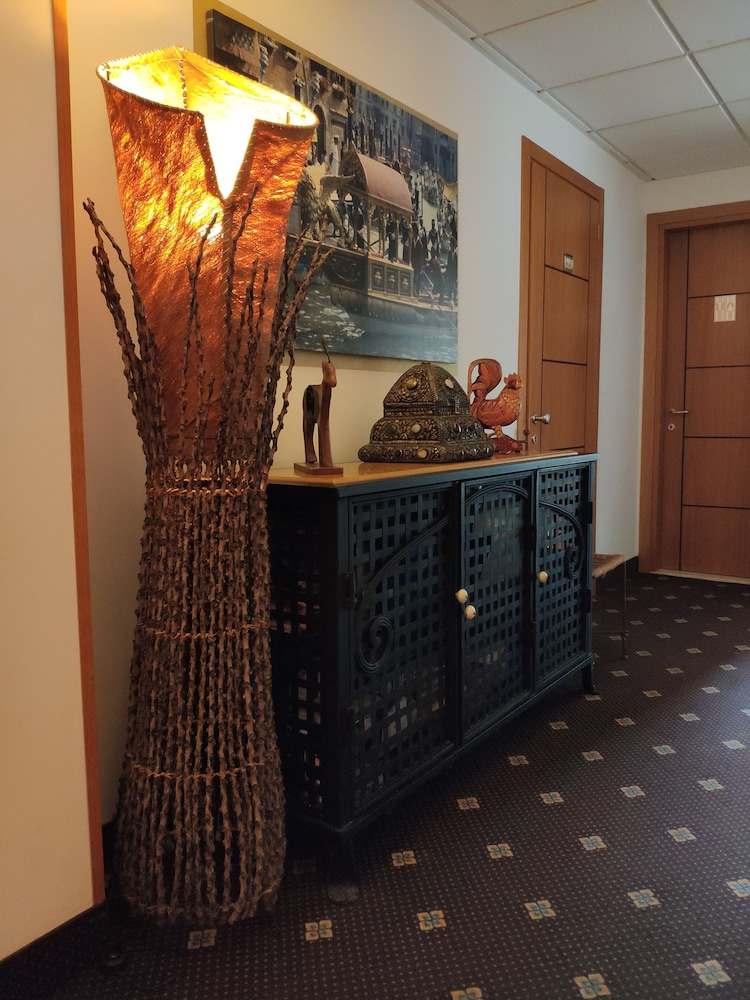 hotel feel inn venice airport rooms