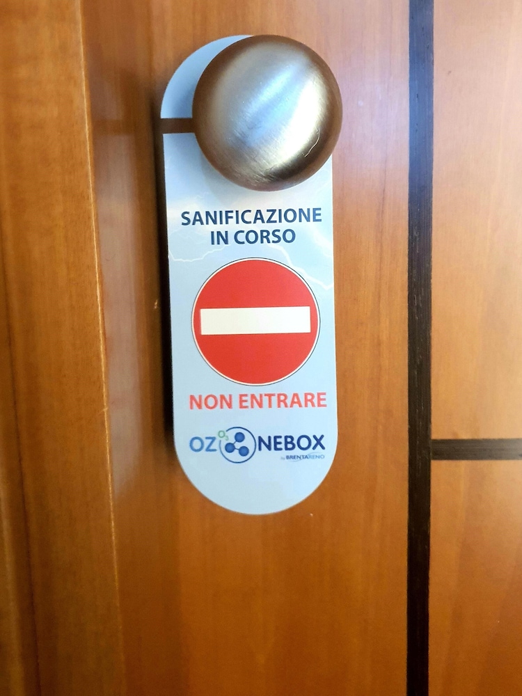 hotel feel inn venice airport rooms