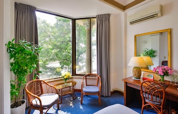 the spring hotel