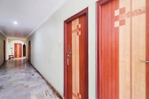 Oyo 74978 Hotel Aadaab,Beside Nampally Railway Station, Metro Train Pillor Number 1293, Beside Gandhi Bhavan, Hyderabad,3 star