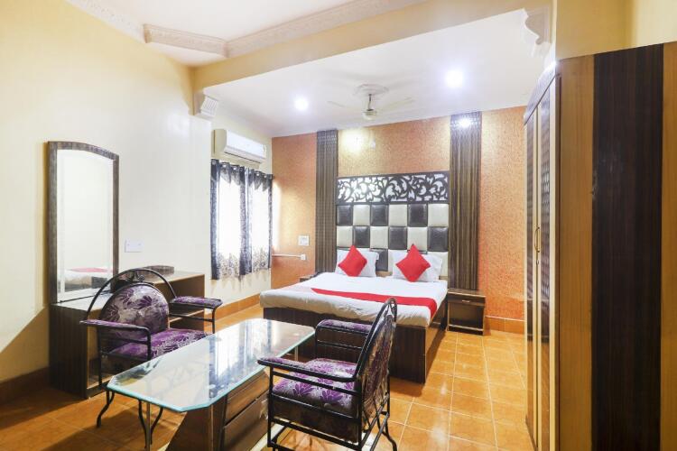 oyo 74978 hotel aadaab