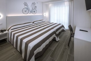 hotel oasis park splash