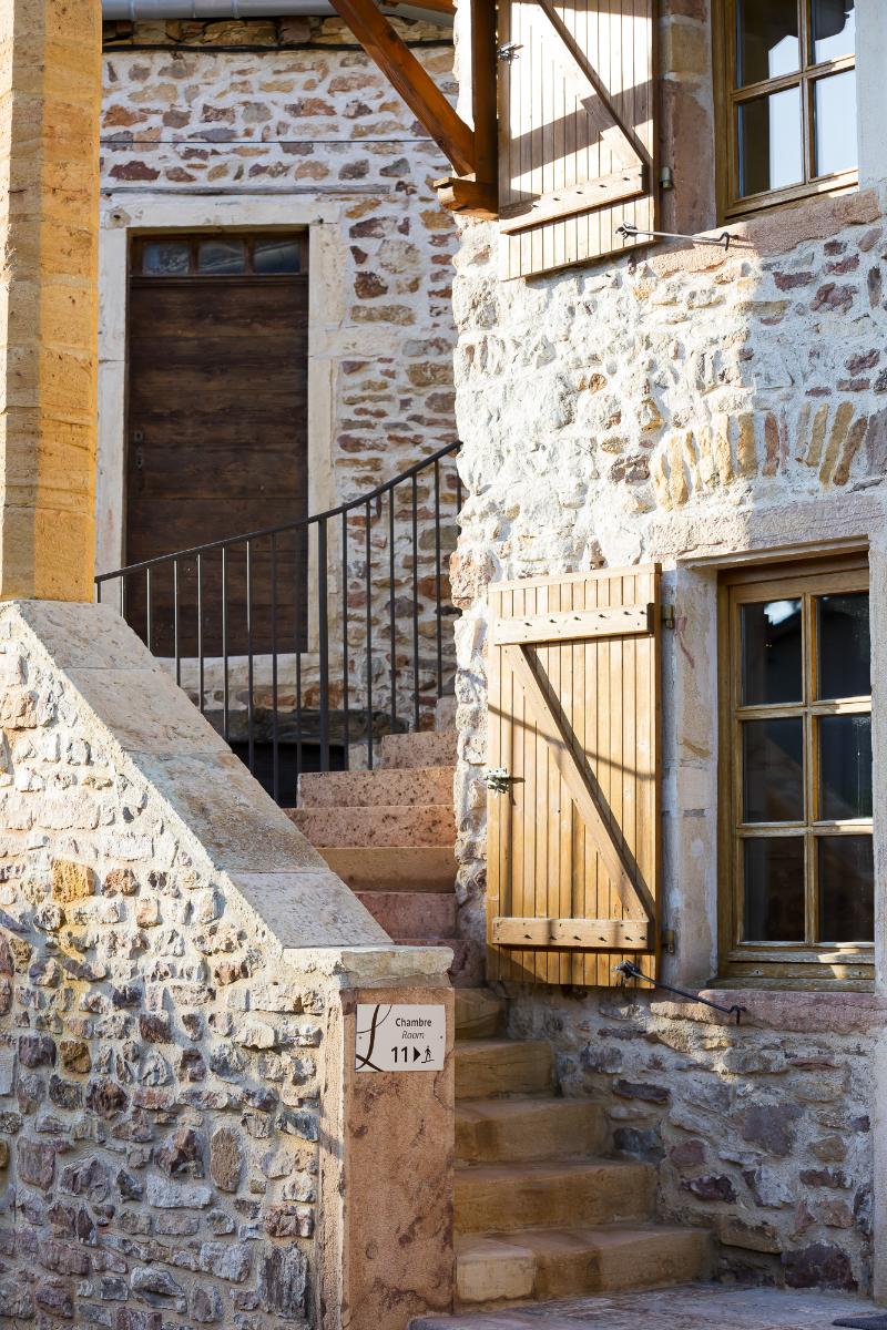 contact hotels le savigny and spa