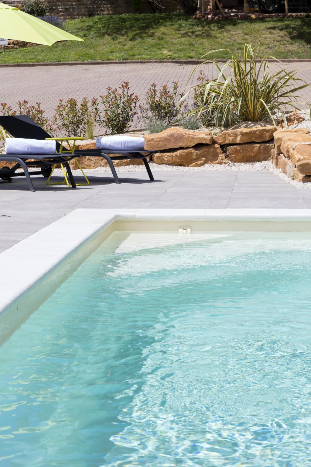 contact hotels le savigny and spa