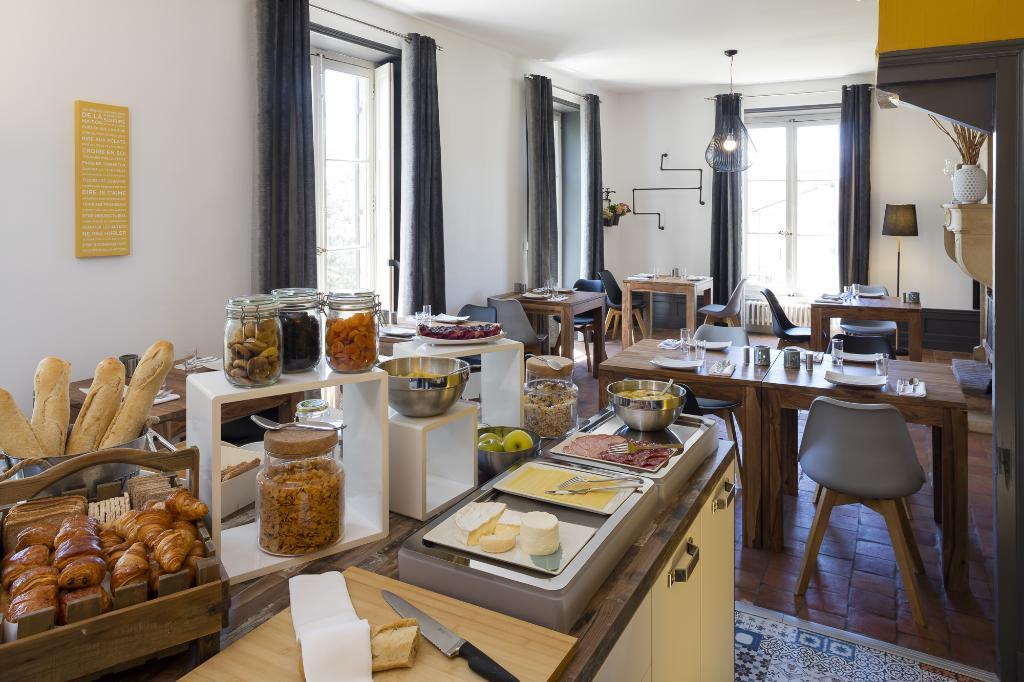 contact hotels le savigny and spa