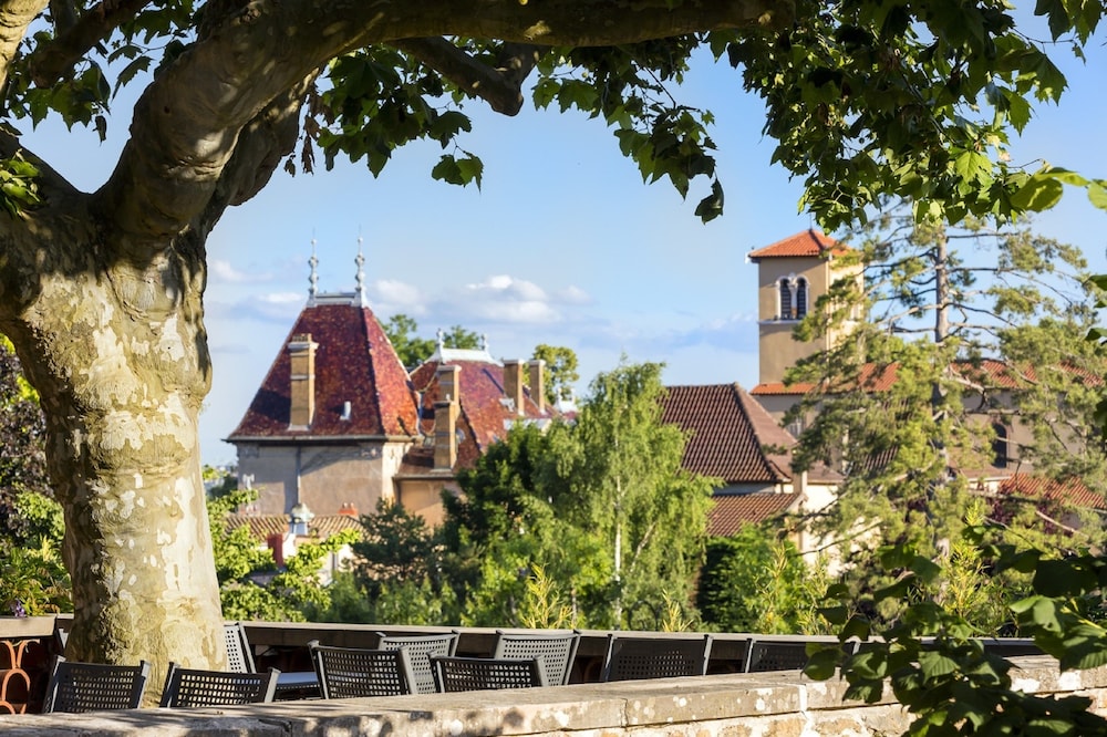 contact hotels le savigny and spa