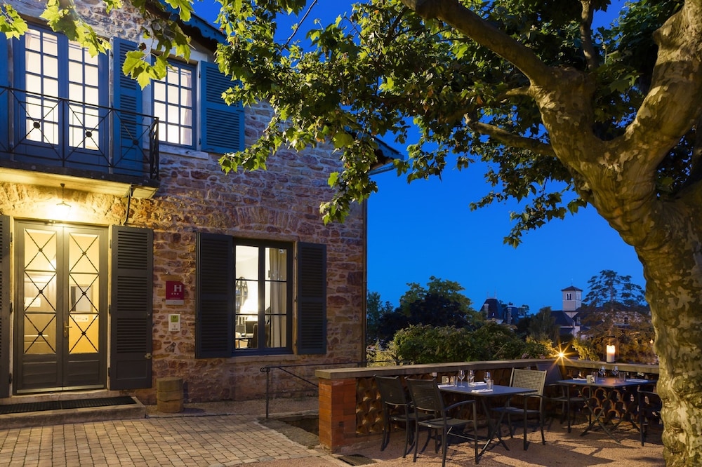 contact hotels le savigny and spa