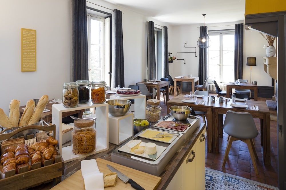 contact hotels le savigny and spa