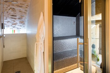 contact hotels le savigny and spa