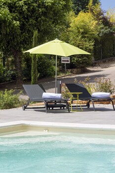 contact hotels le savigny and spa