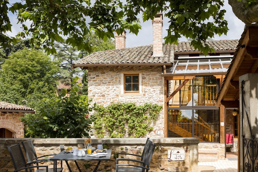 contact hotels le savigny and spa