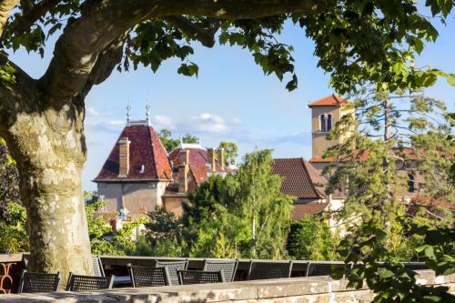 contact hotels le savigny and spa